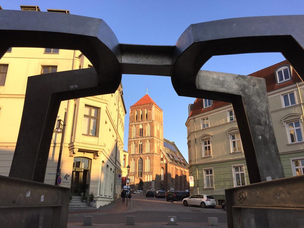 Ferienwohnung an der historischen Stadtmauer Rostock Exterior foto